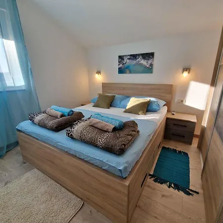 Apartment With Parking Space Mundanije, Rab - 22552 Rab Town